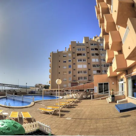La Mirage 4*